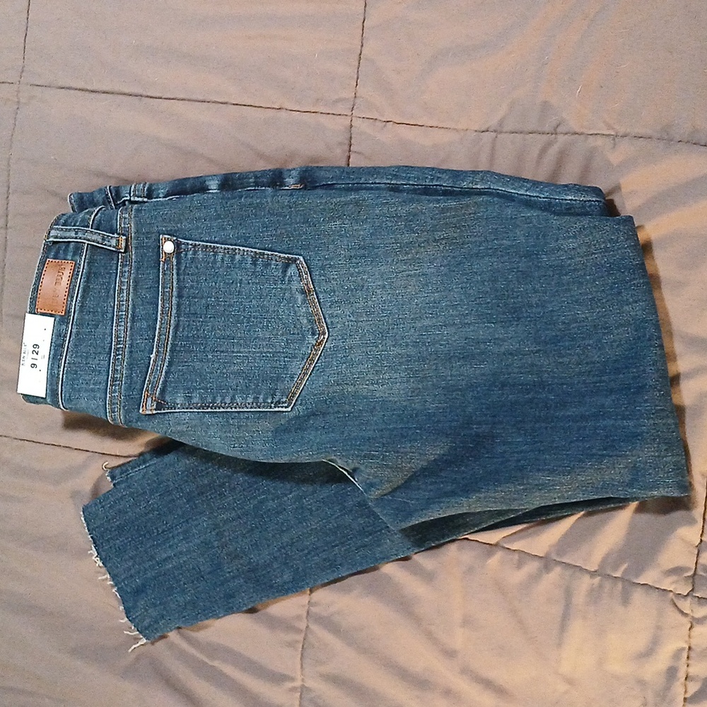 Judy Blue NWT mid rise skinny fit  size 29